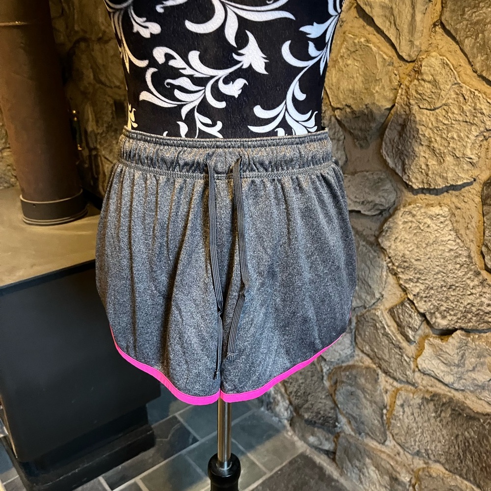 Pro Player Gray & Pink Shorts XL